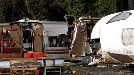 El tren accidentado en Angrois (Santiago de Compostela)