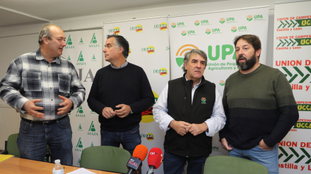 Rueda de prensa de Asaja, Coag, UPA y UCCL para informar de las próximas movilizaciones agrarias Rueda de prensa conjunta de Asaja, Coag, UPA y UCCL para informar de las próximas movilizaciones agrarias que se están preparando