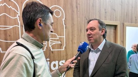 El alcalde de Villaviciosa, Alejandro Vega, en el especial de COPE Asturias desde Fitur 2026