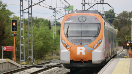 Tren de Rodalies llegando a la estación
