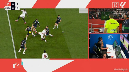 El VAR enciende al Pizjuán y anula un gol a Gudelj por un polémico juego peligroso