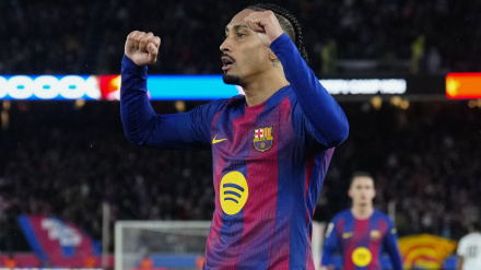 Raphinha celebra su gol durante el Barcelona-Oviedo