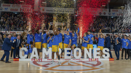PALENCIA, 25/01/2026.- Partido entre el Súper Agropal Palencia y el Movistar Estudiantes correspondiente a la primera final de la Copa España, disputado en el Pabellón Municipal de los Deportes de Palencia (Palencia). EFE/Xavi Ramos