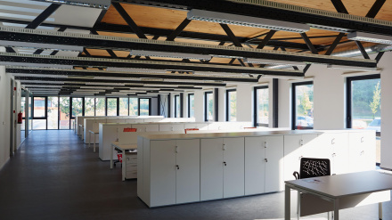 Imagen de recurso de una oficina vacía