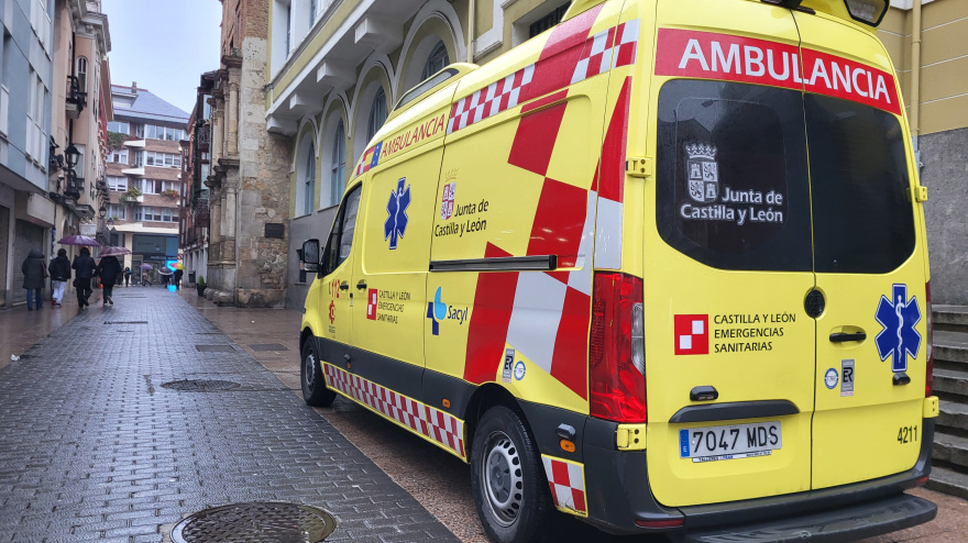 Una ambulancia en el centro de Palencia