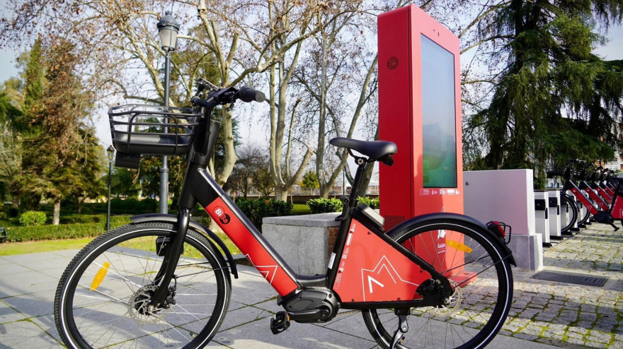 Bicicletas eléctricas 'Biba Turismo'.La ciudad de Badajoz cuenta desde este lunes con el nuevo servicio de bicicletas 'Biba Turismo', integrado en el servicio de bicis públicas de la capital pacense, Biba, y su nuevo contrato de gestión y mantenimiento.SOCIEDAD EXTREMADURA ESPAÑA EUROPA BADAJOZAYUNTAMIENTO DE BADAJOZ