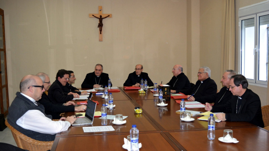 Reunión en Córdoba de la Asamblea de Obispos del Sur de EspañaLa Asamblea de Obispos del Sur de España, que integra a los prelados de las diez diócesis andaluzas, ha acusado a la Junta de "perjudicar la labor" que desarrolla Cáritas en atención a las personas más necesitadas por los criterios que aplica en el reparto de las ayudas provenientes del IRPF.POLITICA ANDALUCÍA ESPAÑA EUROPA CÓRDOBAOBISPOS DEL SUR DE ESPAÑA