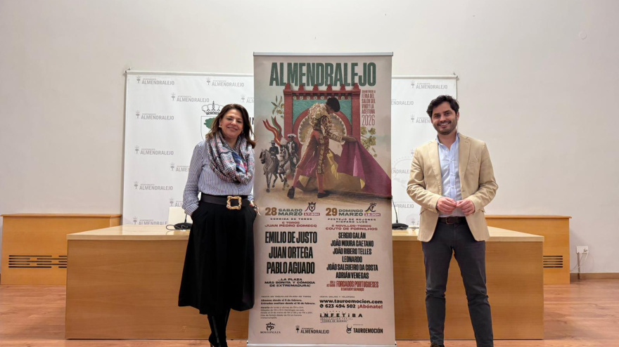 La concejala Josefina Barragán y el gerente de Tauroemoción, Nacho de la Viuda