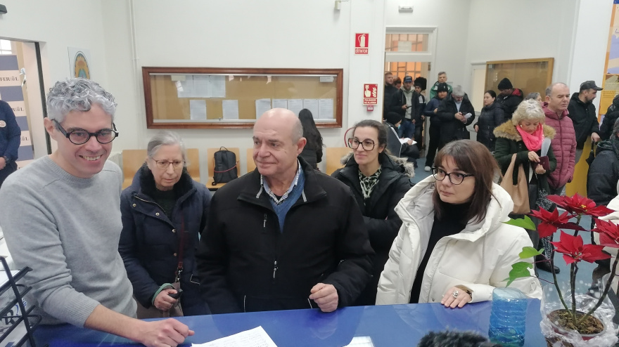 Entrega de firmas en el regitro del Ayuntamiento de Ferrol