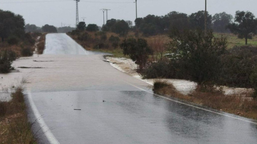 Estas son las tres carreteras cortadas en la provincia por inundaciones