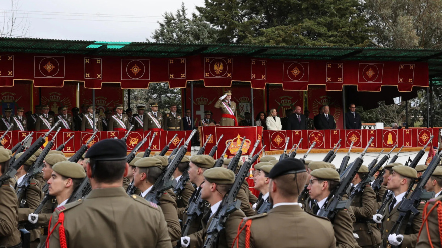 Jura de bandera presidida por el rey Felipe VI en el CEFOT de Cáceres