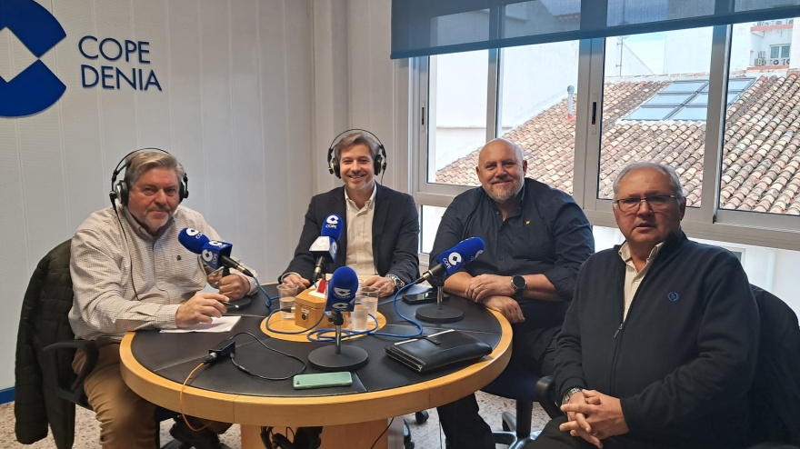 Participantes de "El Debat Dénia" sobre los últimos temporales marítimos y los deslindes en COPE Dénia Marina Alta