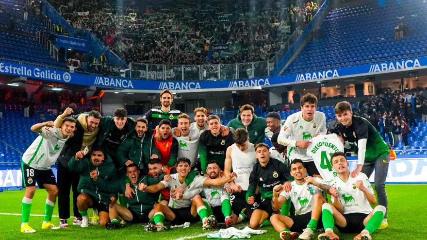 foto equipo Racing y afición riazor