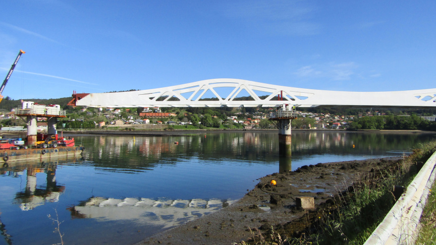 Obras del viaducto sobre la ensenada de A Malata para el tren hacia el puerto exterior de Ferrol