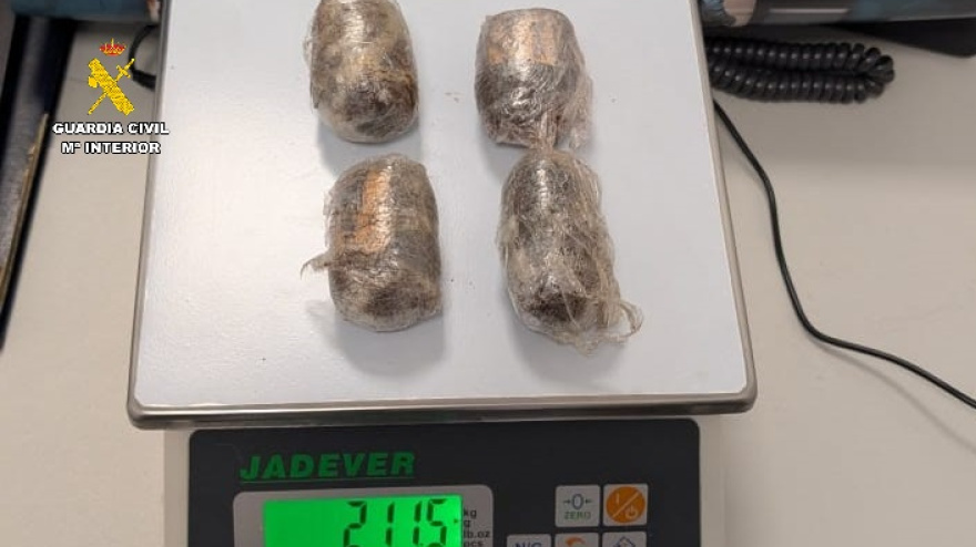 Detienen a una mujer que intentaba introducir hachís en la cárcel de Dueñas para su pareja