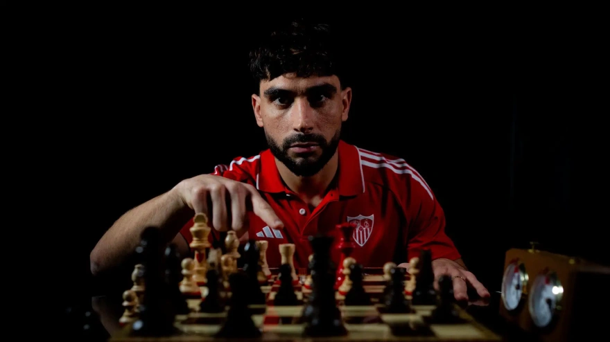 Maupay, refuerzo para el ataque.