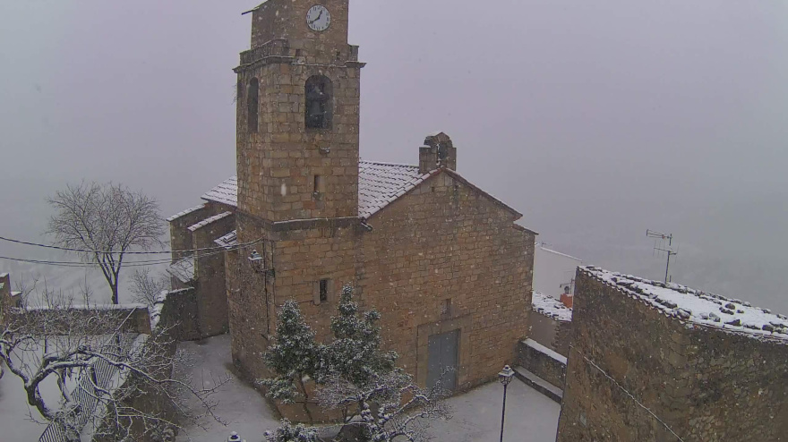 La nieve aparece en puntos del interior de Castellón como Xodos