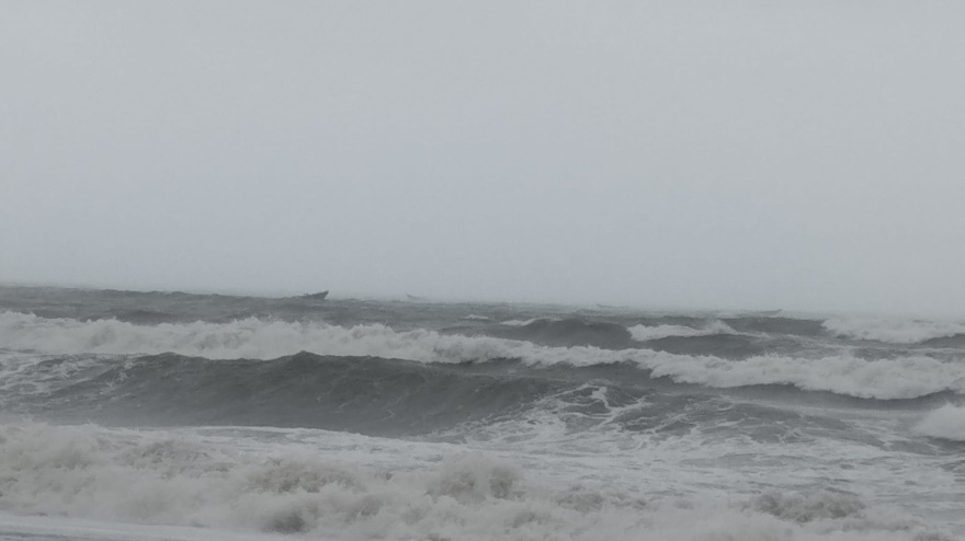 Narcolanchas a 50 metros de la playa: la increíble imagen que denuncia un vecino de Algarrobo en Málaga
