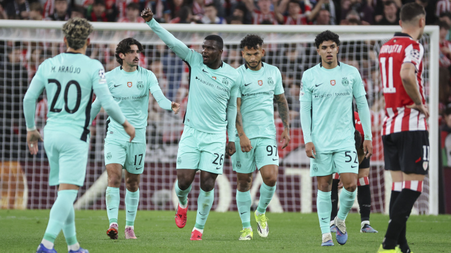 Los jugadores del Sporting Portugal celebran el gol ante el Athletic