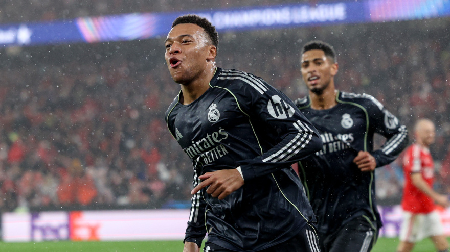 Kylian Mbappé celebra el primer gol del Real Madrid en el estadio Da Luz, del Benfica