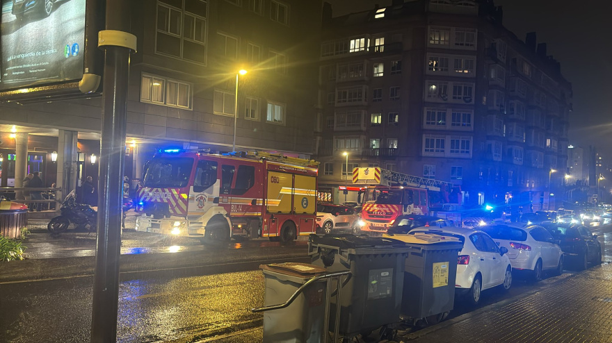 Bomberos de A Coruña en el incendio de Matogrande