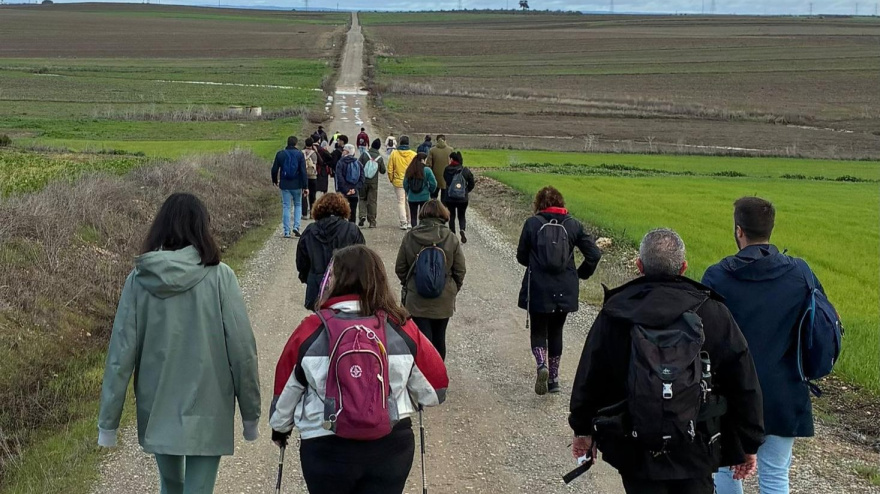 Peregrinos de camino a Trigueros