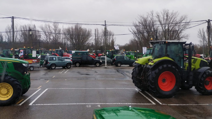 Tractores en el Recinto Ferial de La Aldehuela, Salamanca