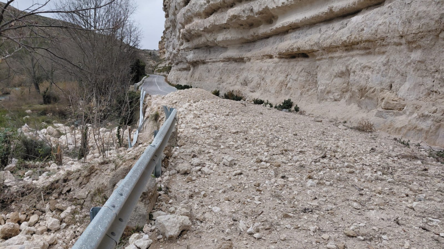 Corte de la carretera en Jorquera
