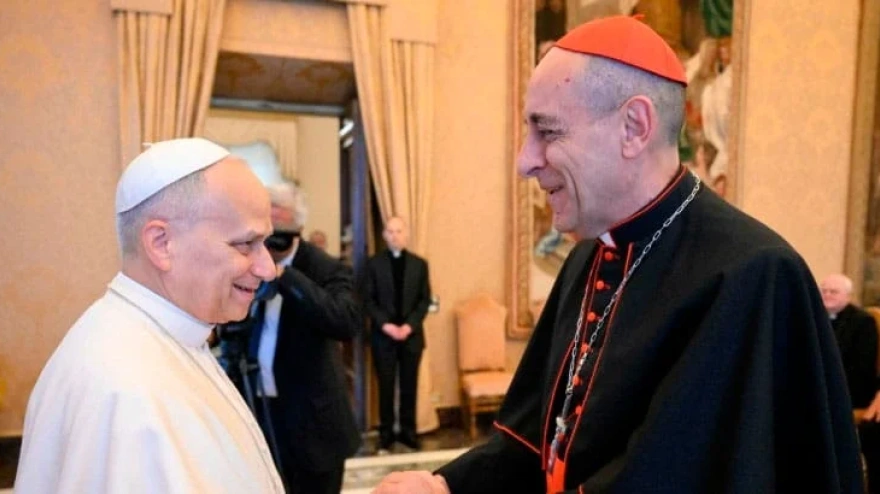 El saludo del prefecto del Dicasterio de la Fe al Papa León XIV