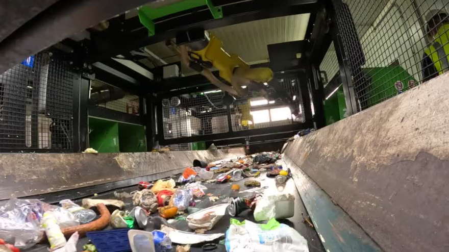 Robots con inteligencia artificial en la Planta de Manises