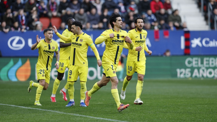 Gerard Moreno celebra su gol, en el Osasuna - Villarreal