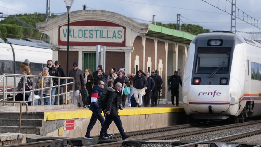 Imagen de la estación de trenes de Valdestillas (Valladolid)