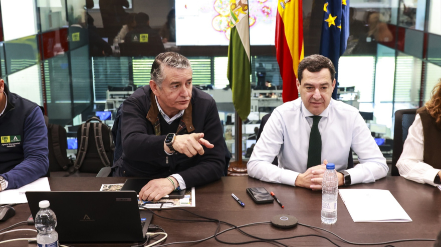 El consejero de Sanidad, Presidencia, y Emergencias de la Junta de Andalucía, Antonio Sanz, durante la reunión del comité asesor del Plan de Emergencias en la Sede de 112 Emergencias, a 3 de febrero de 2026 en Sevilla (Andalucía, España). El presidente de la Junta de Andalucía, Juanma Moreno, junto a el consejero de Sanidad, Presidencia, y Emergencias de la Junta de Andalucía, Antonio Sanz, presiden la reunión del comité asesor del Plan de Emergencias.Rocío Ruz / Europa Press03/2/2026