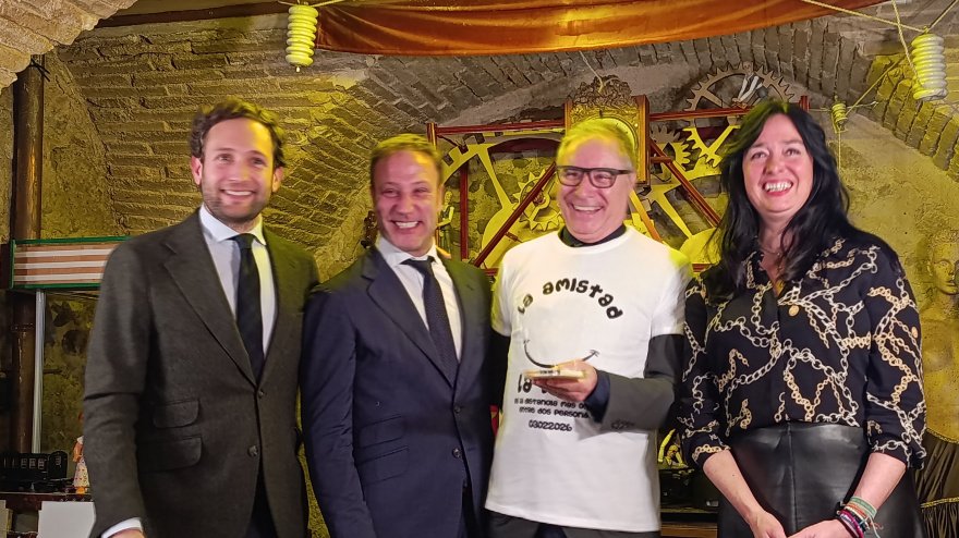 Javier Mas y Carmelo Bosque junto al presidente de la diputación y la alcaldesa de Huesca