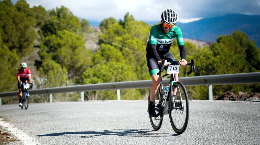 Ciclistas en pleno esfuerzo
