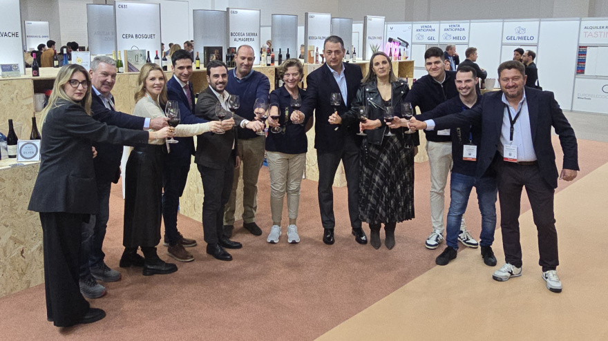 El vino de Almería desembarca con éxito en la Barcelona Wine Week y capta el interés de los sumilleres