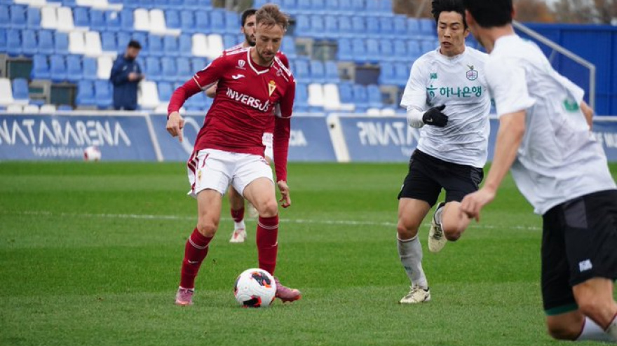 El Real Murcia sigue preparando el partido contra el Marbella