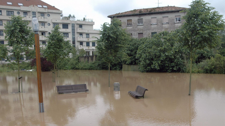 Inundación en el Parque Fluvial de Viesques, en Gijón