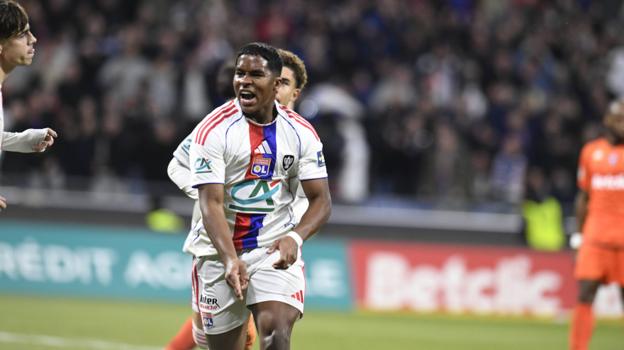 Endrick celebra su gol en la Copa de Francia