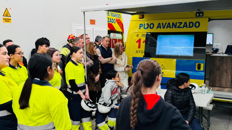 Momento en el que alumnos de centros educativos participaban en el simulacro