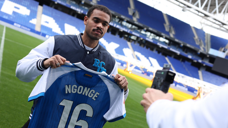 Ngonge va a lucir el dorsal 16 que dejó libre Luca Koleosho tras marcharse al Paris FC.