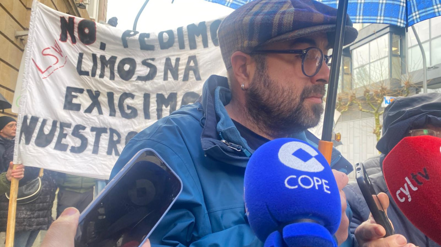 Los trabajadores de la planta de Losán en Soria se han concentrado para exigir una solución inmediata antes de que se desintegre la plantilla