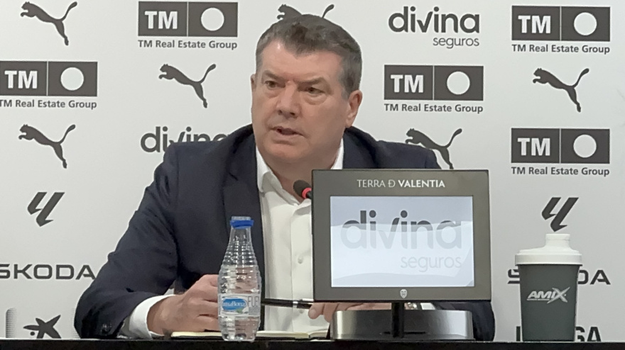 Gourlay ante los medios en Mestalla