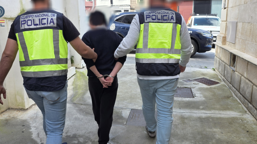 La Policía Nacional detiene a un varón por obligar a una menor a enviarle fotos de carácter sexual