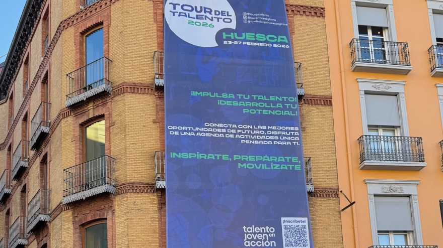 Lona Tour del talento