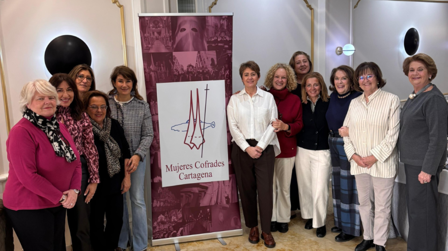 Mujeres cofrades