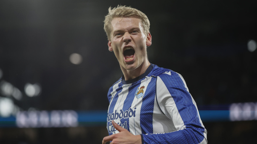 Oskarsson celebra el 3-1 de la Real Sociedad contra el Elche