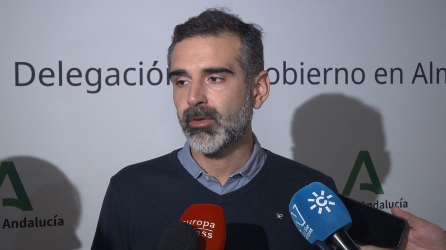 El consejero de Agricultura, Pesca, Agua y Desarrollo Rural, Ramón Fernández-Pacheco, en declaraciones a los medios.