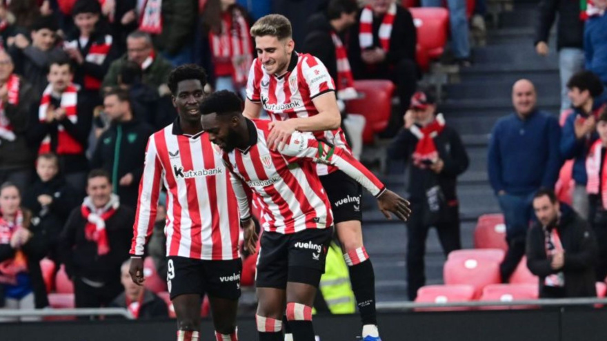 Robert Navarro celebra el cuarto gol del Athletic contra el Levante