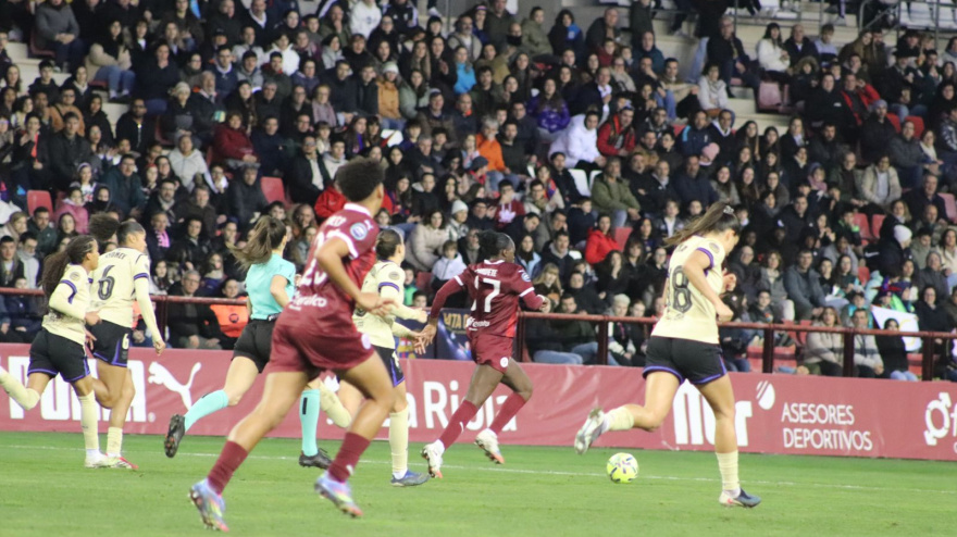 El Barca vence en Las Gaunas